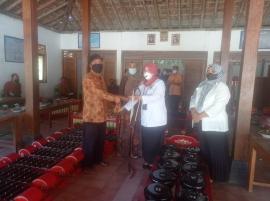 Padukuhan Gading Menerima Hibah Satu Set Gamelan